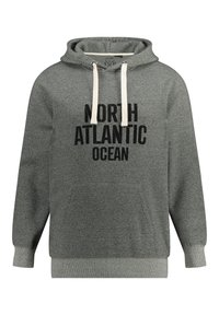 Felpa grigia con tessuto a trama, caratterizzata da una grande stampa nera "OCEANO ATLANTICO NORD" sul davanti. Include un cappuccio con coulisse e tasca frontale.