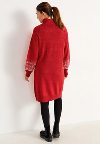 Cellbes of Sweden WITH PATTERNED SLEEVES - Strikkjoler - red patterned