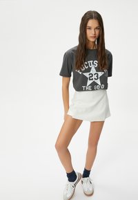 Koton - T-shirt z nadrukiem