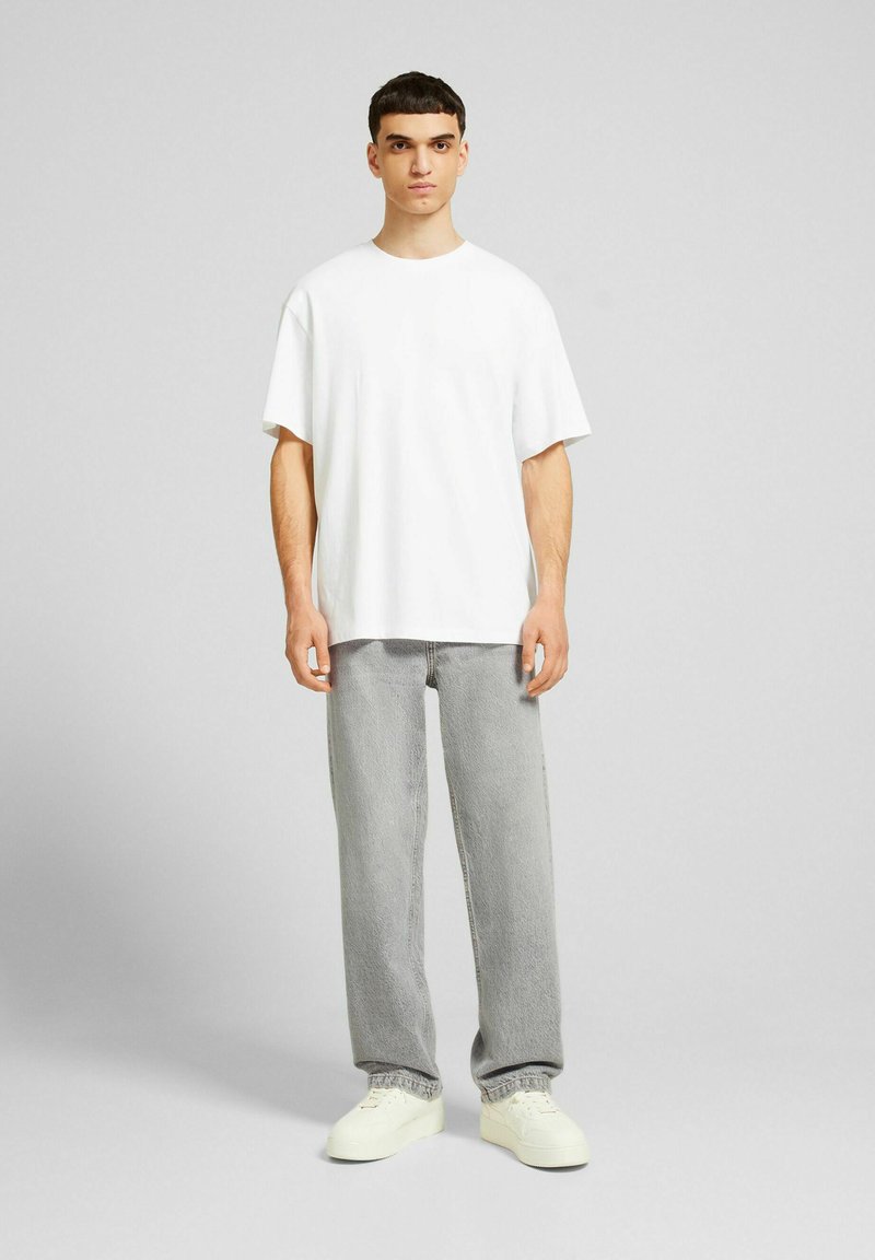 Bershka Straight leg jeans lichtgrijs gemêleerd