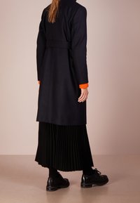 Tiger of Sweden Klasický kabát - dark blue