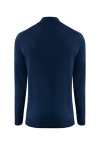 Sweater azul marino, de manga larga, material de punto suave, con un cuello, diseño ajustado y borde acanalado en la parte inferior, textura minimalista y uniforme.