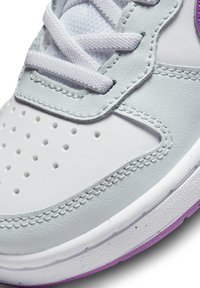 Nike Sportswear COURT BOROUGH MID 2 UNISEX - Sapatilhas de cano alto - pure platinum/vivid purple/white/mint foam