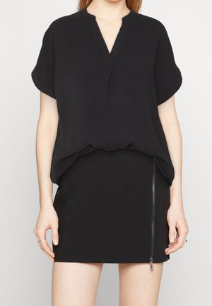 Blouse - black