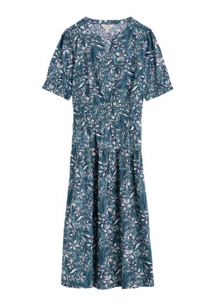 Bloemenpatroon jurk van teal stof, korte mouwen, v-hals, elastische taille, geplooide details, knielang, met witte en marineblauwe accenten.
