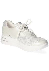 White sneaker with textured leather and mesh upper, featuring round laces, a cushioned sole, and silver accents on the heel and stripes.