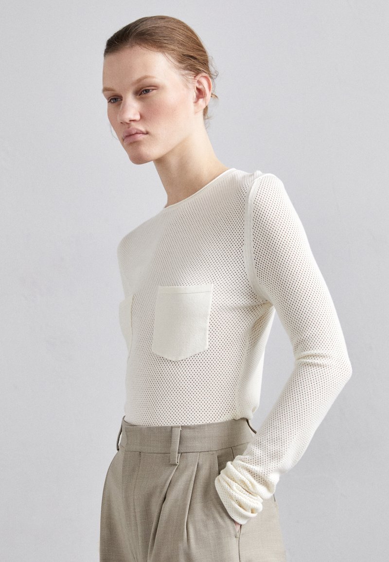 Filippa K POCKET - Langarmshirt - chalk white