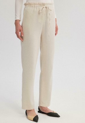 NATUREL LOOK WITH ELASTIC WAIST - Hlače - beige