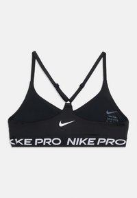 Μαύρο αθλητικό σουτιέν Nike Pro με ρυθμιζόμενους σταυρωτούς ιμάντες, λογότυπο Nike σε λευκό χρώμα και ελαστική ταινία με το κείμενο "NIKE PRO".