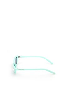 Pár mátově zelených slunečních brýlí s lesklým plastovým rámem, šedými tónovanými skly a štíhlými stranami s detaily zlatého loga.