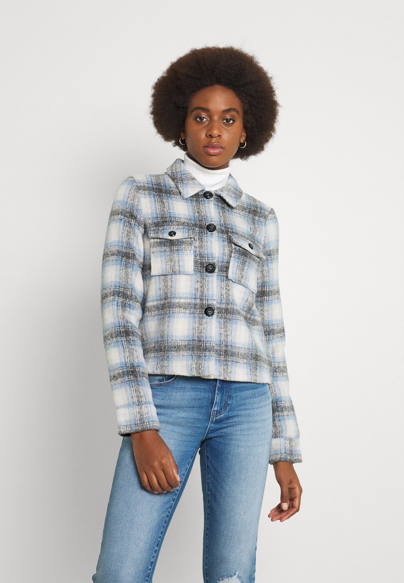 ONLY Tall ONLLOU SHORT CHECK JACKET - Casaco de verão - pumice stone/allure