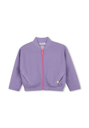 Chaqueta infantil de color lavanda con mangas largas, cuello y bajo acanalados, cremallera frontal rosa y dos bolsillos laterales sobre un fondo blanco.