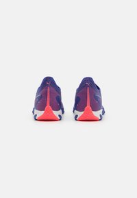 Puma ULTRA 5 MATCH IT - Chaussures de foot en salle - lapis lazuli/white/sunset glow
