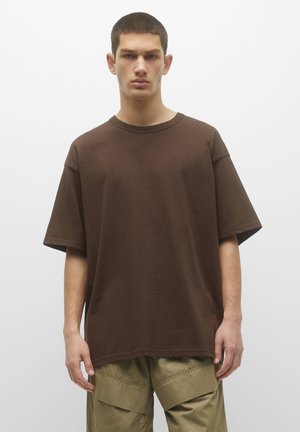 7832 Brown Crew Neck T-Shirt