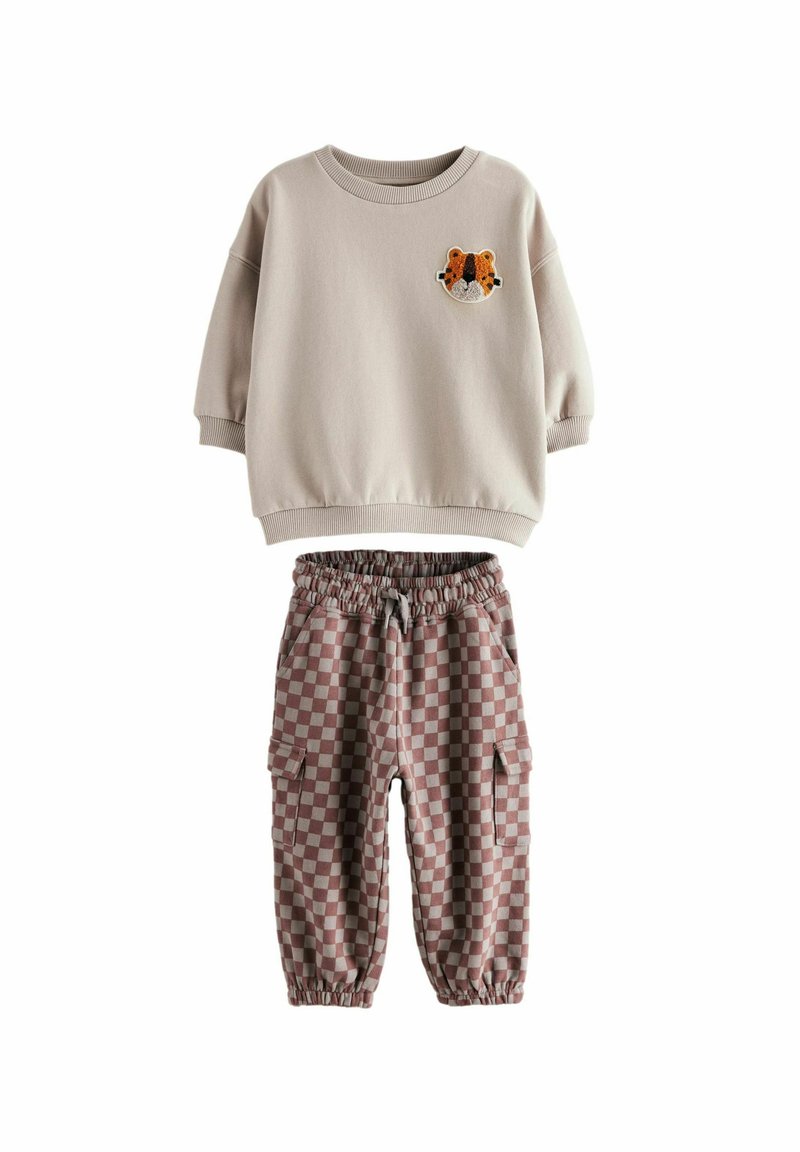 Next REGULAR FIT - AND CHECKERBOARD JOGGER SET - Tepláková súprava - grey