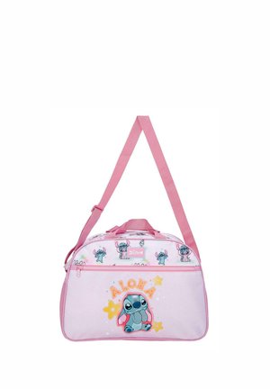 Bolso de hombro rosa con varios personajes de Stitch y la palabra "ALOHA" con estrellas amarillas en el bolsillo delantero.
