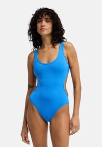 Δεν επιλέχθηκε, true blue