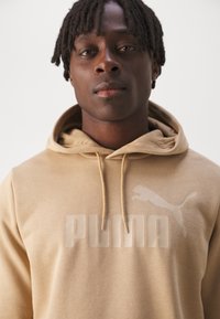 Puma BIG LOGO - Sudadera - prairie tan