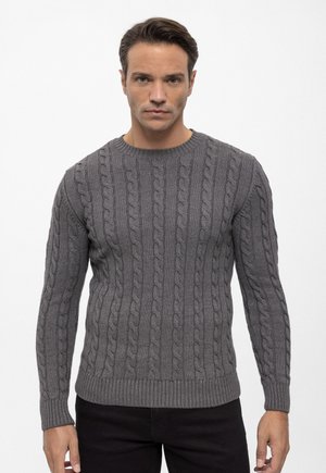 - Sweter