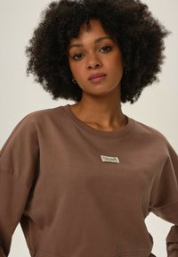 ESOTIQ BLOOVII JAX tan