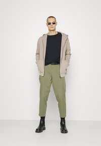 Zign Camisola com fecho - tan