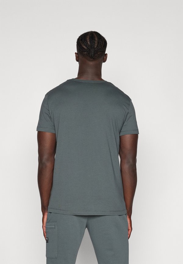 CENTRE - Basic T-shirt - urban chic2