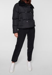 Threadbare Chaqueta de invierno - black