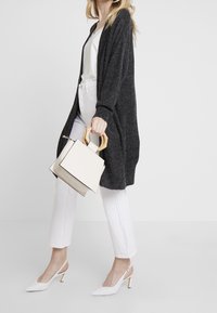 mbyM Kofta - mottled black