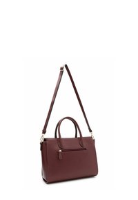 Sac à main en cuir bordeaux à forme structurée, doté de deux poignées et d'une bandoulière amovible. Comprend une poche avant zippée et des ferrures dorées.