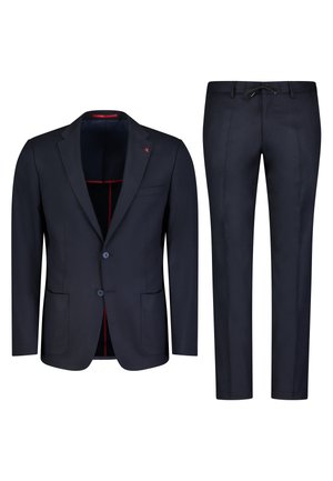 Marineblaues Anzugset mit einem einreihigen Blazer und passenden Hosen. Die Jacke hat doppelte Knöpfe, Seitentaschen und ein rotes Innenfutter.