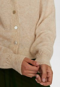 Nümph RIETTE V-NECK - Adīta jaka - sun kiss