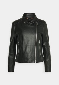 Svart läderjacka med ståkrage, sned dragkedja och två dragkedjefickor. Slät textur och skräddarsydd passform.