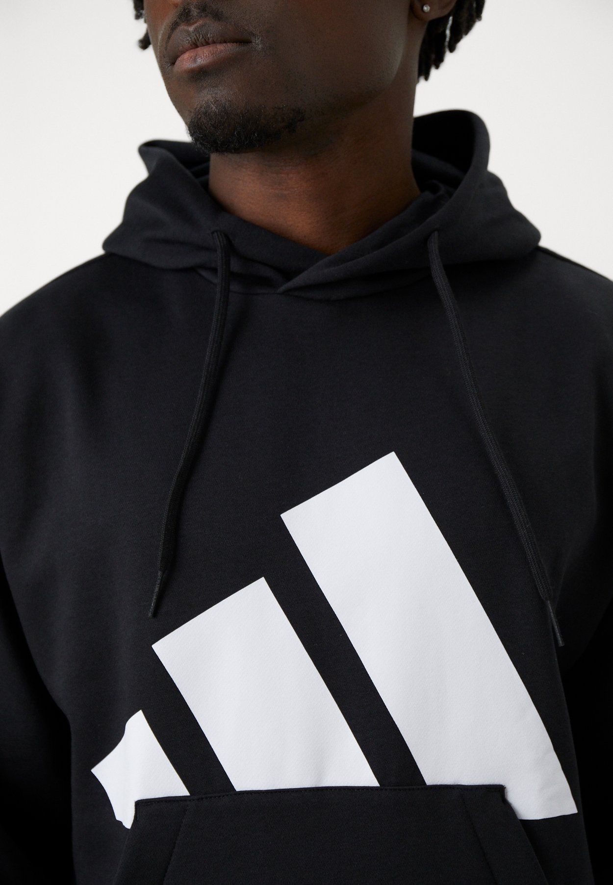 ESSENTIALS BIG LOGO