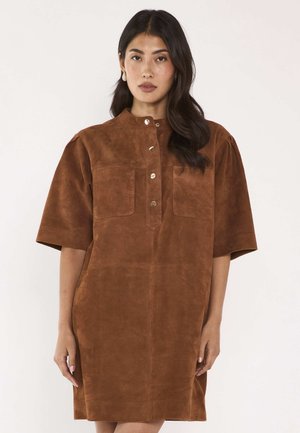 Maison 123, Blusenkleid - camel fonce