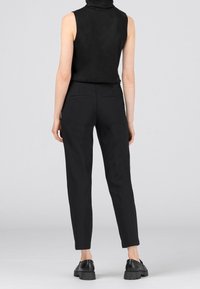 HALLHUBER Chinos - black