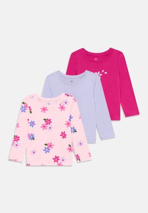 Tre camicie a maniche lunghe: rosa con stampa floreale, viola chiaro a tinta unita e magenta a tinta unita. Materiale in cotone morbido, design a collo rotondo.
