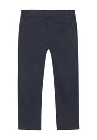 Marineblaue Baumwollhosen mit geradem Schnitt, ausgestattet mit einer Gesäßtasche und einem genähten Bund, der eine glatte Textur aufweist.
