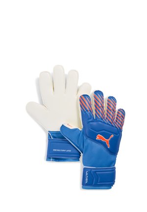 Gants de gardien bleu et blanc avec logo Puma orange et design rayé sur les doigts, avec des sangles ajustables au poignet portant les étiquettes "3MM MULTIGRIP LATEX" et "ULTRA."