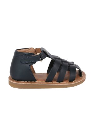 Sandale en cuir bleu marine avec un design à bout ouvert, de multiples sangles, un support au talon arrière et une semelle marron. Dispose d'une fermeture à boucle sécurisée.