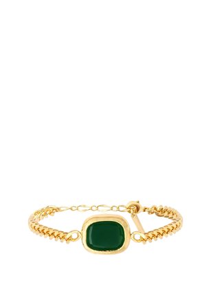 Bracelet chaîne en or avec une pierre précieuse rectangulaire vert foncé polie en son centre et une fermeture réglable.