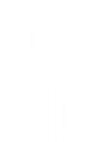 Rucsac negru cu mai multe compartimente, cusături întărite, bretele reglabile și un material neted și durabil. Include fermoare și accente cu logo.