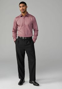 Next LONG SLEEVE SINGLE CUFF - Camisa elegante - dusky pink
