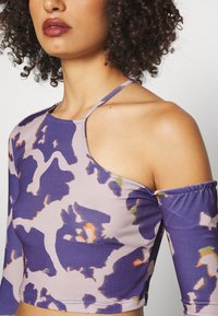 Neon & Nylon NEO LUCY SHOULDER CROPPED - Camisola de manga comprida - blue iris