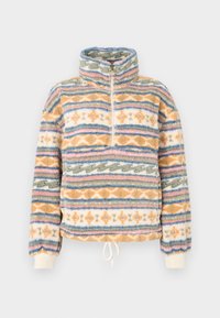 Unselected, white cap