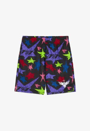 Sorte mesh-shorts med et mønster av fargerike stjerner i lilla, rød, grønn og blå, med en hvit grafisk logo på kanten.