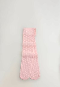 Lyserøde knæstrømper med små hvide hjerte-mønstre, lagt fladt ud på en lys overflade.