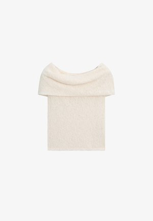 Gebreide off-white sweater met blote schouders, een brede opstaande hals en een gestructureerd patroon over de gehele stof.