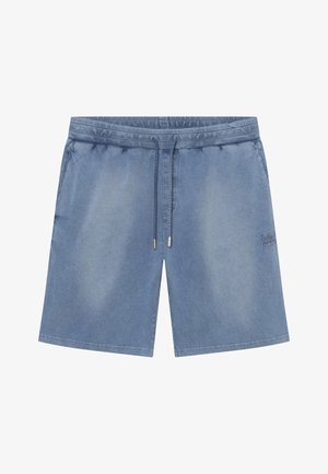 Blå denim-lignende casual shorts med elastisk talje og snøre, sidelommer og et lille syet logo på højre ben.