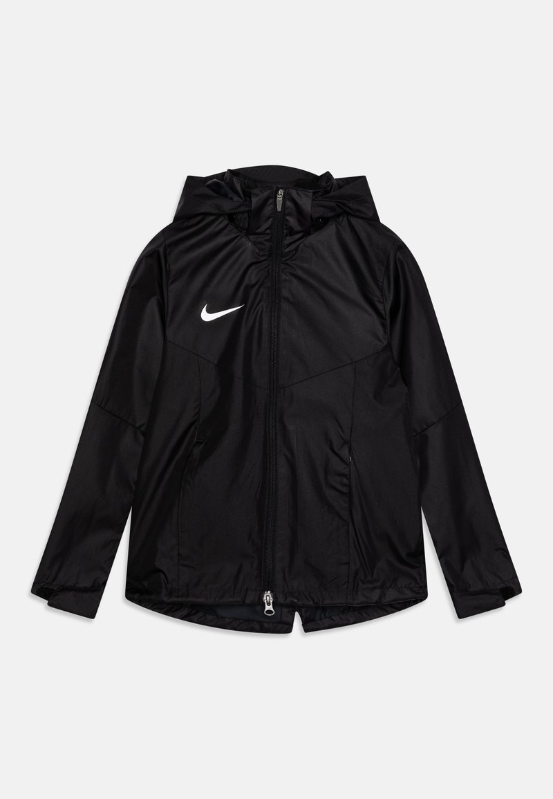 Chaqueta negra con capucha fabricada en un material suave y ligero. Presenta un cierre frontal con cremallera y el logotipo blanco de Nike en el lado izquierdo del pecho.