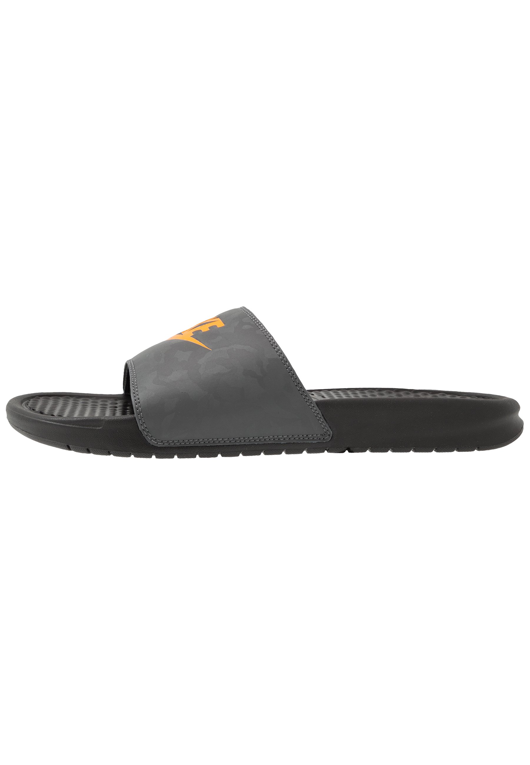 nike slides benassi black